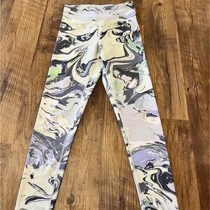 DKNY Marble Print Leggings in Gray and Cream